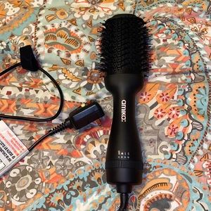 Amika blow dryer hair brush